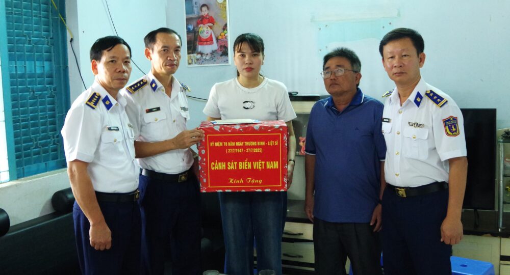 images2030249 i t l v n t ch nh y v ng c nh s t bi n 3 c ng c n b chi n s n v th m t ng qu gia nh li t s t ng linh 1000x540