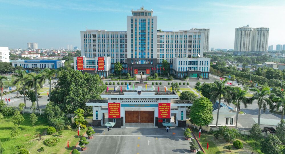 tru so bo tu lenh canh sat bien trang nghiem va ruc ro co hoa chao mung dai hoi 1754197364 1000x540